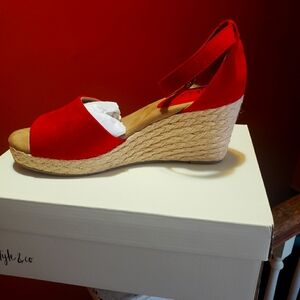 Red wedges size 9